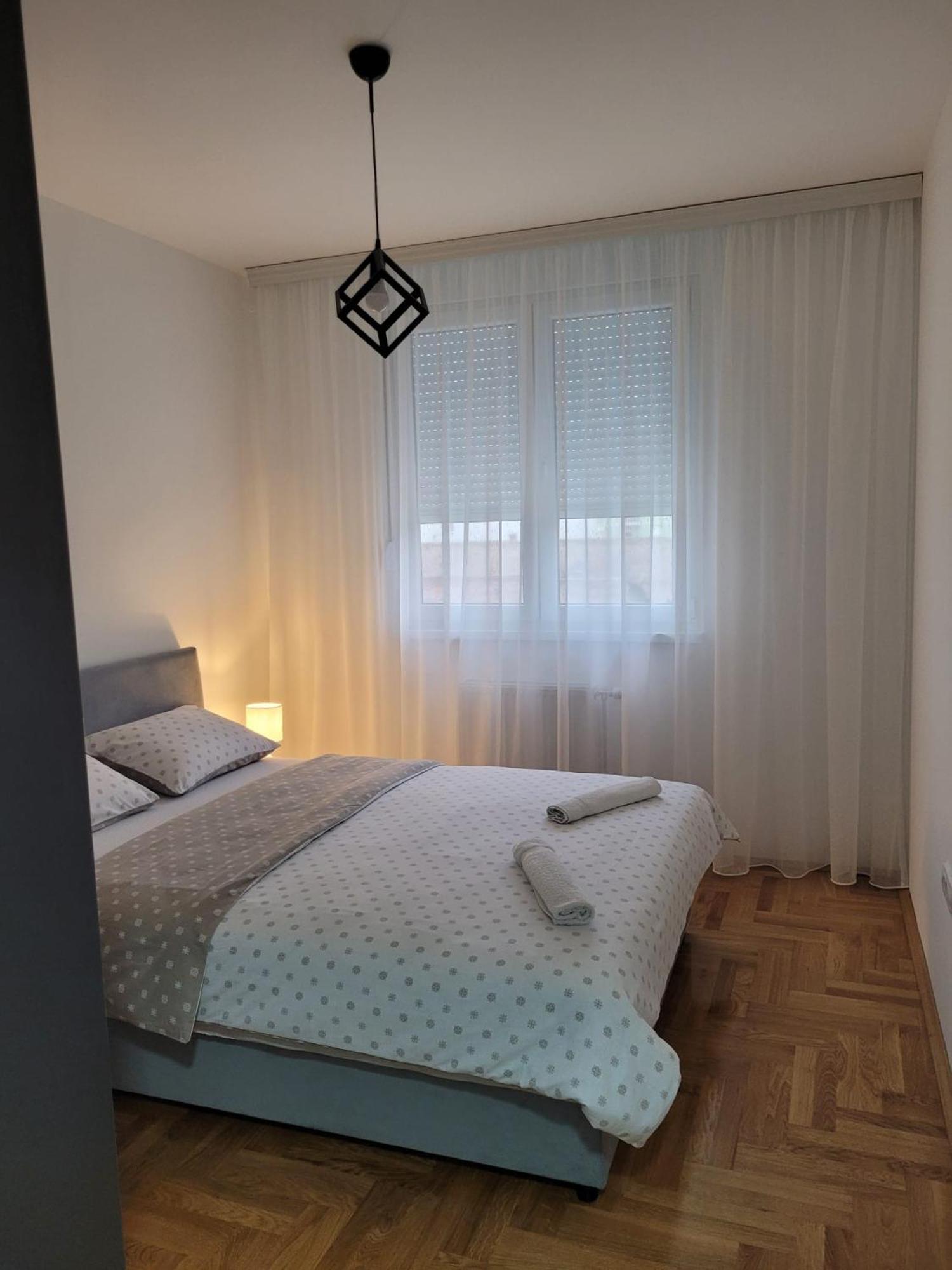 Apartman Ns Private Parking Daire Novi Sad Dış mekan fotoğraf