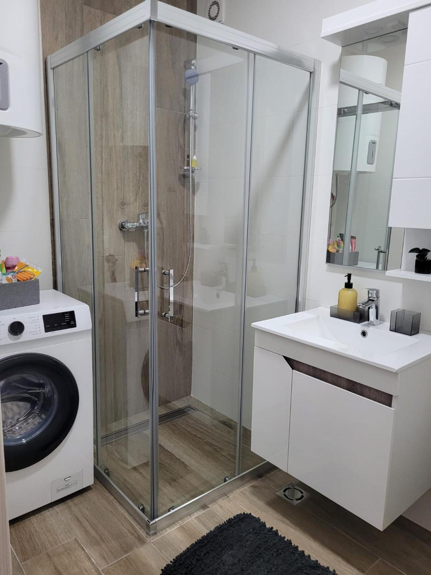 Apartman Ns Private Parking Daire Novi Sad Dış mekan fotoğraf